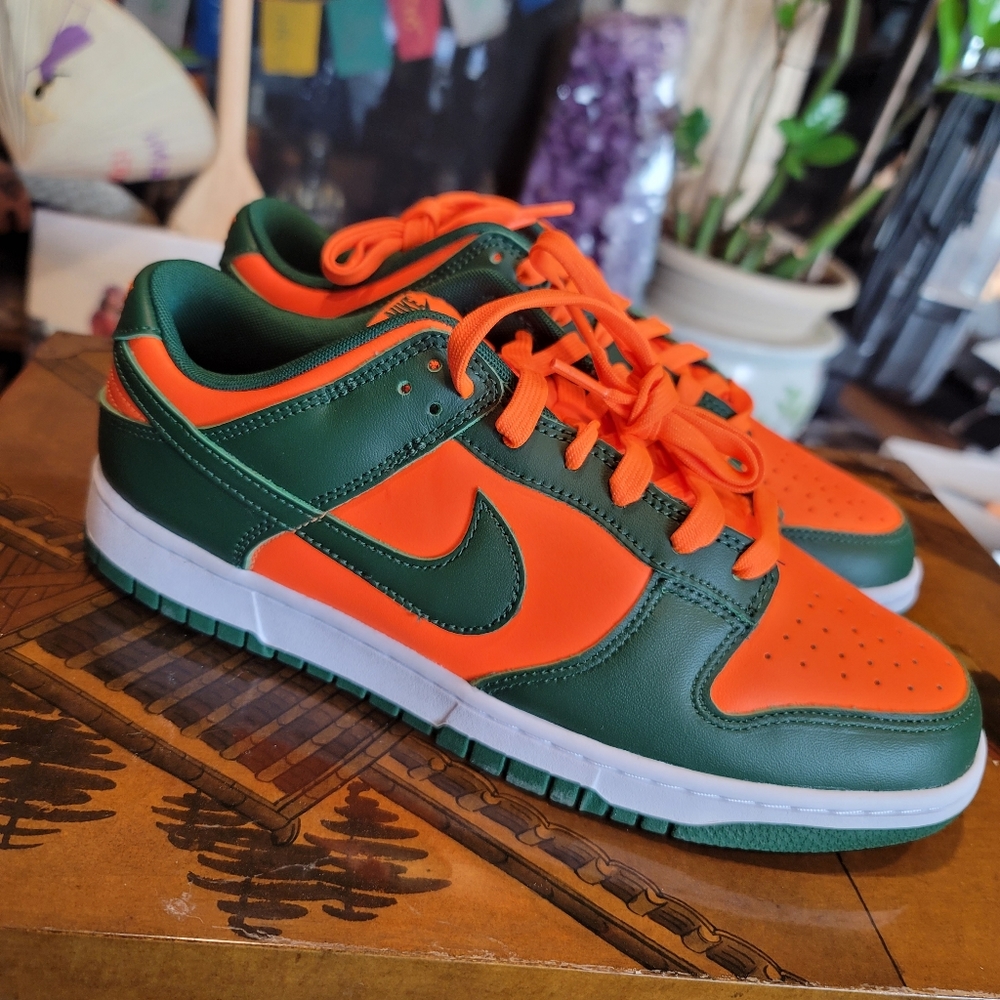 NIKE DUNK LOW